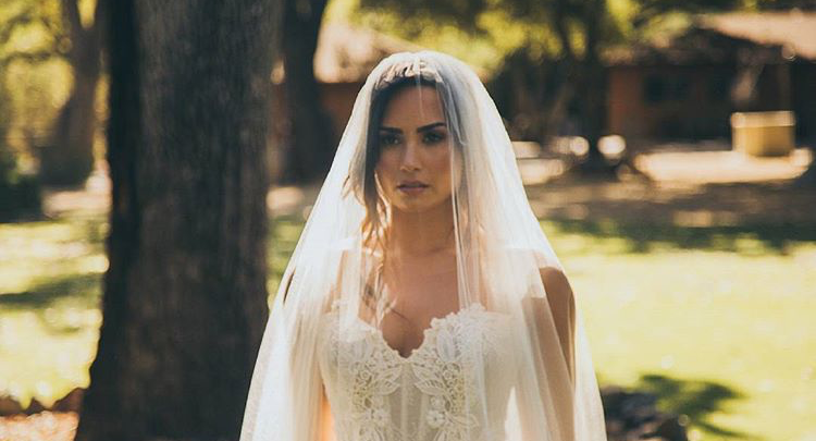 Wedding Dress Demi Lovato
